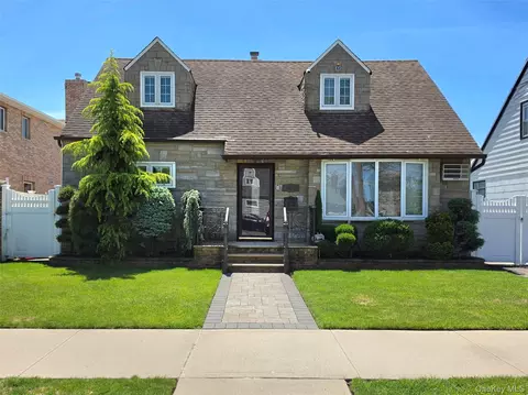 86-12 158th Ave, Howard Beach, NY 11414