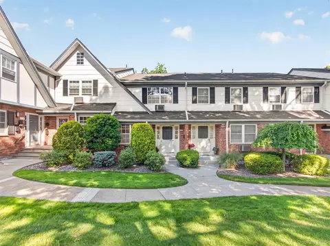 187 Doxbury Ln, Ramapo, NY 10901