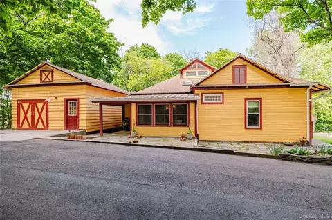 4 1st St, Castleton On Hudson, NY 12033
