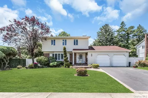 67 Chenango Dr, Jericho, NY 11753