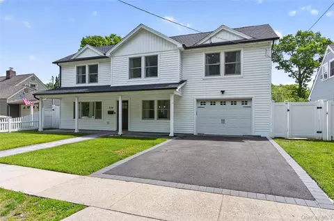 534 Riverside Ave, Massapequa, NY 11758