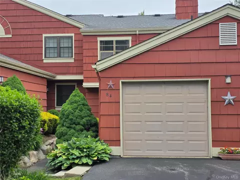 84 Branchwood Ln, Clarkstown, NY 10954