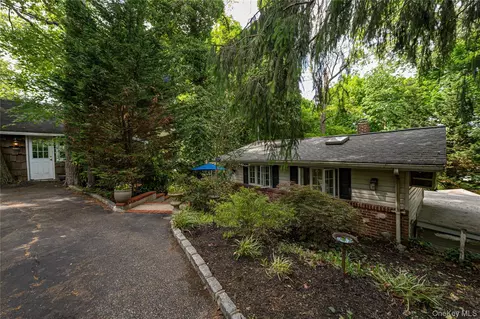 49 Elwood Rd, Northport, NY 11768