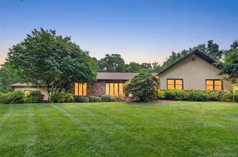 40 Farrell Dr, Southeast, NY 10509