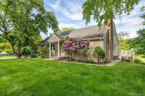 10 Horseshoe Rd, Mount Kisco, NY 10549