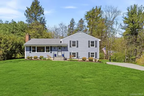17 Cottage Pl, Katonah, NY 10536