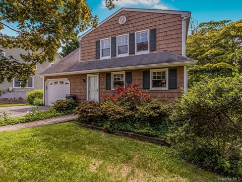 211 Warren Ave, Mount Pleasant, NY 10532