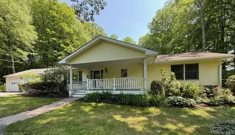 230 Cooper, North East, NY 12545
