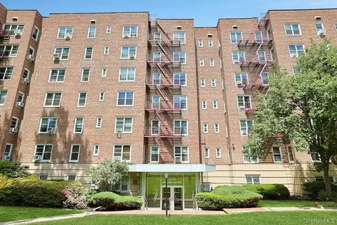 1300 Midland Ave #C39, Yonkers, NY 10704