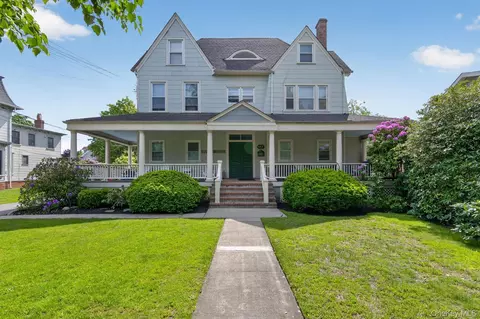 1131171211231251517 Fire Island Avehewlett Ct Ave, Babylon, NY 11702