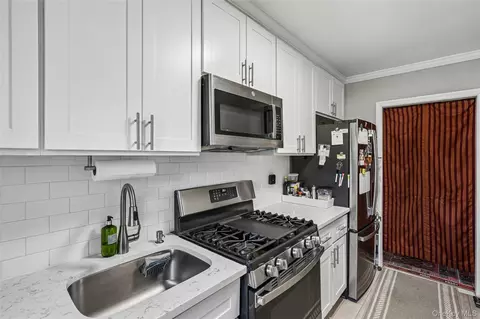 76-10 34th Ave #3H, New York, NY 11372