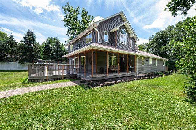284 Germonds Rd, Clarkstown, NY 10994