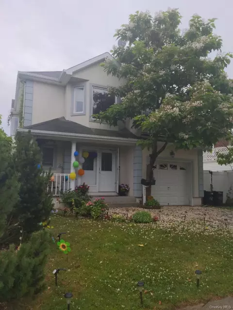 458 E Pine St, Long Beach, NY 11561
