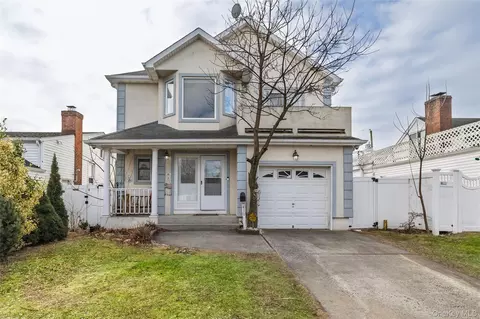 458 E Pine St, Long Beach, NY 11561