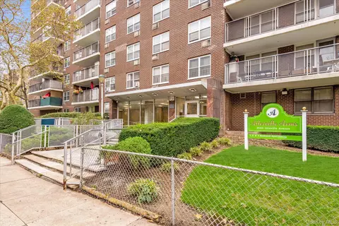 2550 Olinville Ave #4E, New York, NY 10467