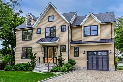405 Williamsburgh Dr, Southold, NY 11971