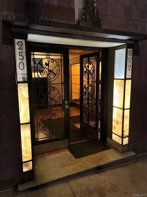 250 Cabrini Blvd #4A, New York, NY 10033