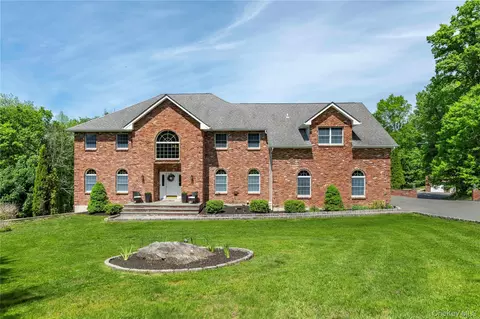 82 Anton Dr, Carmel, NY 10512