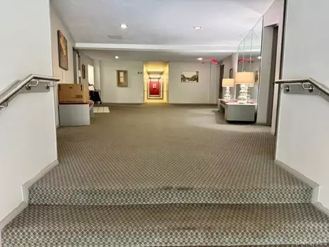 Entry Way - 1 Lakeview Dr #4-0, Peekskill, NY 10566 photo 1 of 4
