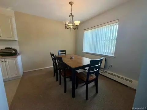 Dining - 1 Lakeview Dr #4-0, Peekskill, NY 10566 photo 1 of 3