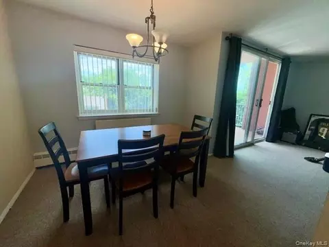 Dining - 1 Lakeview Dr #4-0, Peekskill, NY 10566 photo 3 of 3