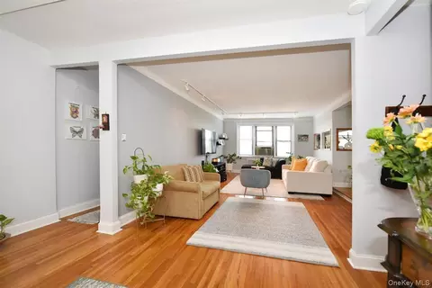 143-50 Hoover Ave #503, Jamaica, NY 11435
