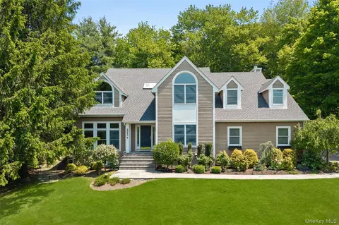 3050 Chen Ct, Yorktown, NY 10598