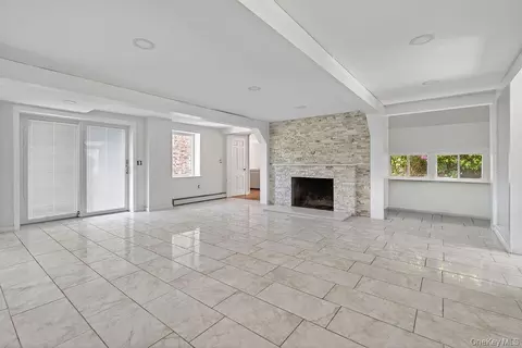 Living - 51 Pinesbridge Rd, New Castle, NY 10562 photo 2 of 4