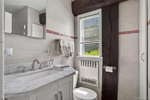Bath - 51 Pinesbridge Rd, New Castle, NY 10562 photo 6 of 8
