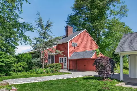 Exterior - 51 Pinesbridge Rd, New Castle, NY 10562 photo 3 of 6
