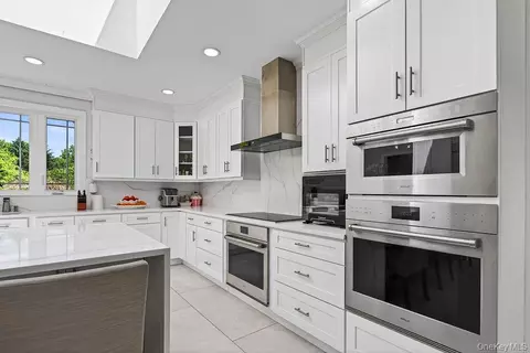 Kitchen - 51 Pinesbridge Rd, New Castle, NY 10562 photo 3 of 5