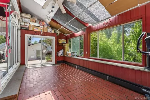 Exterior - 51 Pinesbridge Rd, New Castle, NY 10562 photo 5 of 6