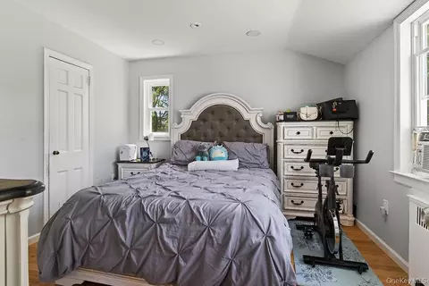 Bedroom - 51 Pinesbridge Rd, New Castle, NY 10562 photo 2 of 9