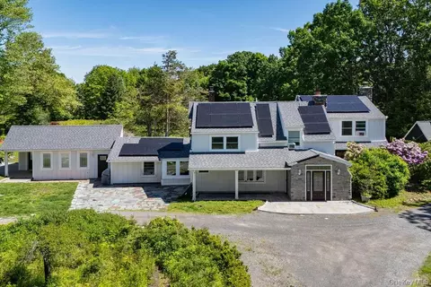 Exterior - 51 Pinesbridge Rd, New Castle, NY 10562 photo 6 of 6