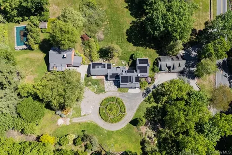 View/Area - 51 Pinesbridge Rd, New Castle, NY 10562 photo 1 of 1