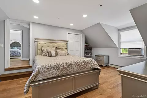 Bedroom - 51 Pinesbridge Rd, New Castle, NY 10562 photo 3 of 9