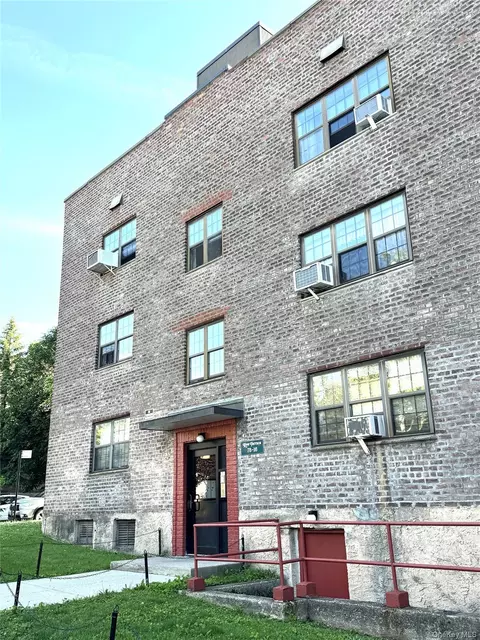 78-16 147th St #3C, Flushing, NY 11367