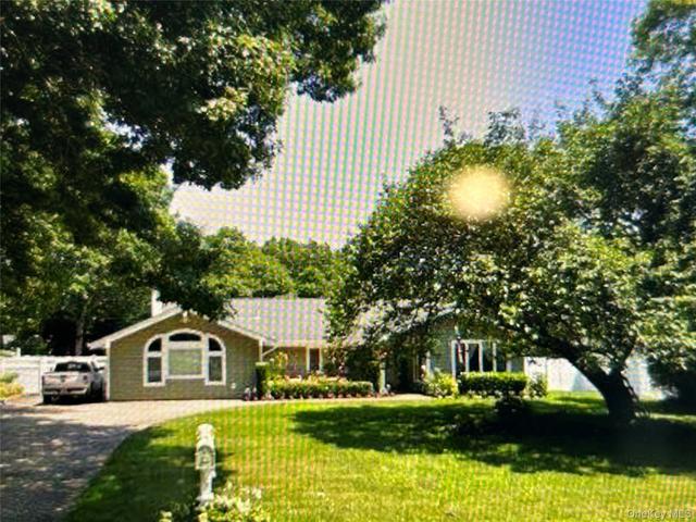 1019 Old Medford Ave, Farmingville, NY 11738