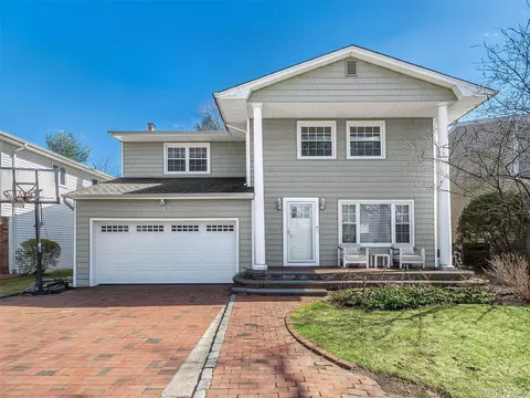 183 Soundview Dr, North Hempstead, NY 11050