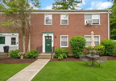 7 Fieldstone Dr #117, Greenburgh, NY 10530