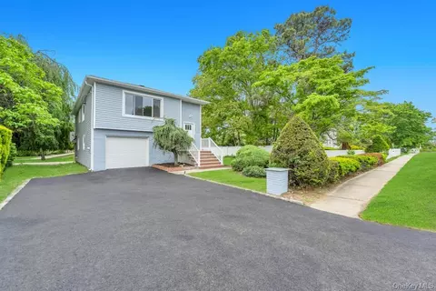 46 Jamaica Ave, Wyandanch, NY 11798