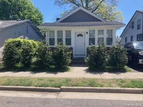 76 Van Cott Dr, Hempstead, NY 11550