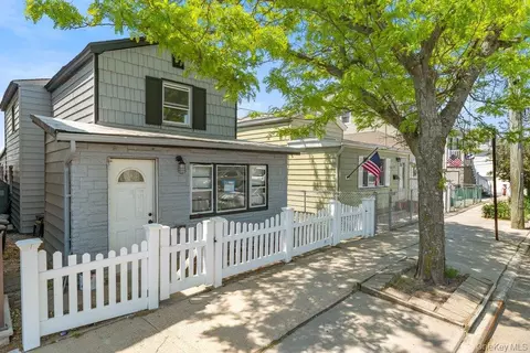 1107 Cross Bay Blvd, Far Rockaway, NY 11693