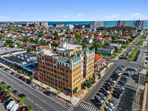 310 Riverside Blvd #5F, Long Beach, NY 11561