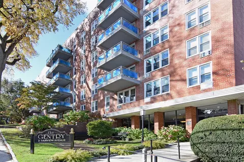 21 Fairview Ave #717, Eastchester, NY 10707