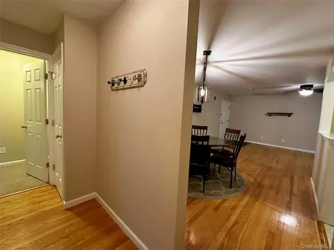 Entry Way - 249 Fairharbor Dr #249, Patchogue, NY 11772 photo 2 of 2