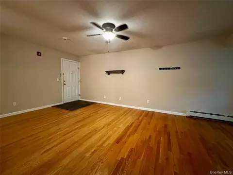 Living - 249 Fairharbor Dr #249, Patchogue, NY 11772 photo 4 of 5