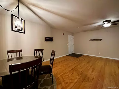 Living - 249 Fairharbor Dr #249, Patchogue, NY 11772 photo 3 of 5