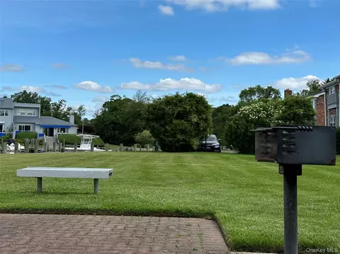 Exterior - 249 Fairharbor Dr #249, Patchogue, NY 11772 photo 4 of 9