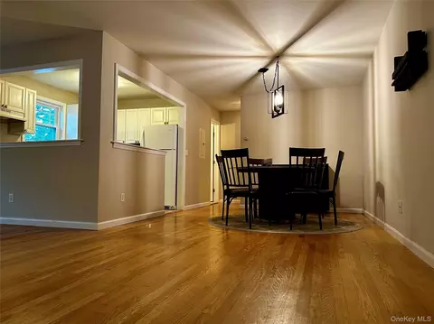 Dining - 249 Fairharbor Dr #249, Patchogue, NY 11772 photo 2 of 3